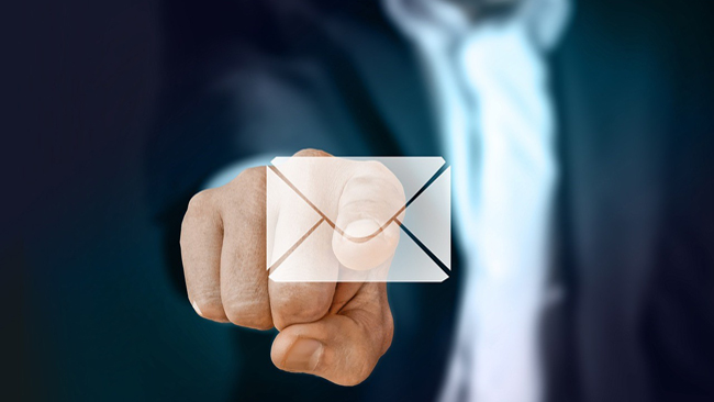 Por que você precisa de uma assinatura de e-mail comercial?